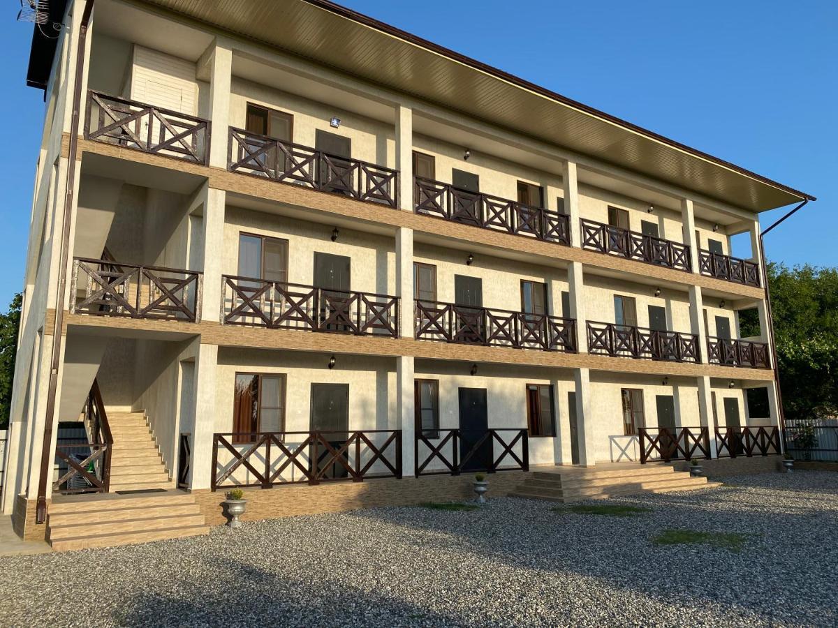 Guest House Dana Pizunda Esterno foto